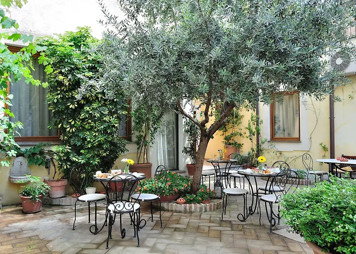 Le Clarisse Trastevere Affittacamere 4*